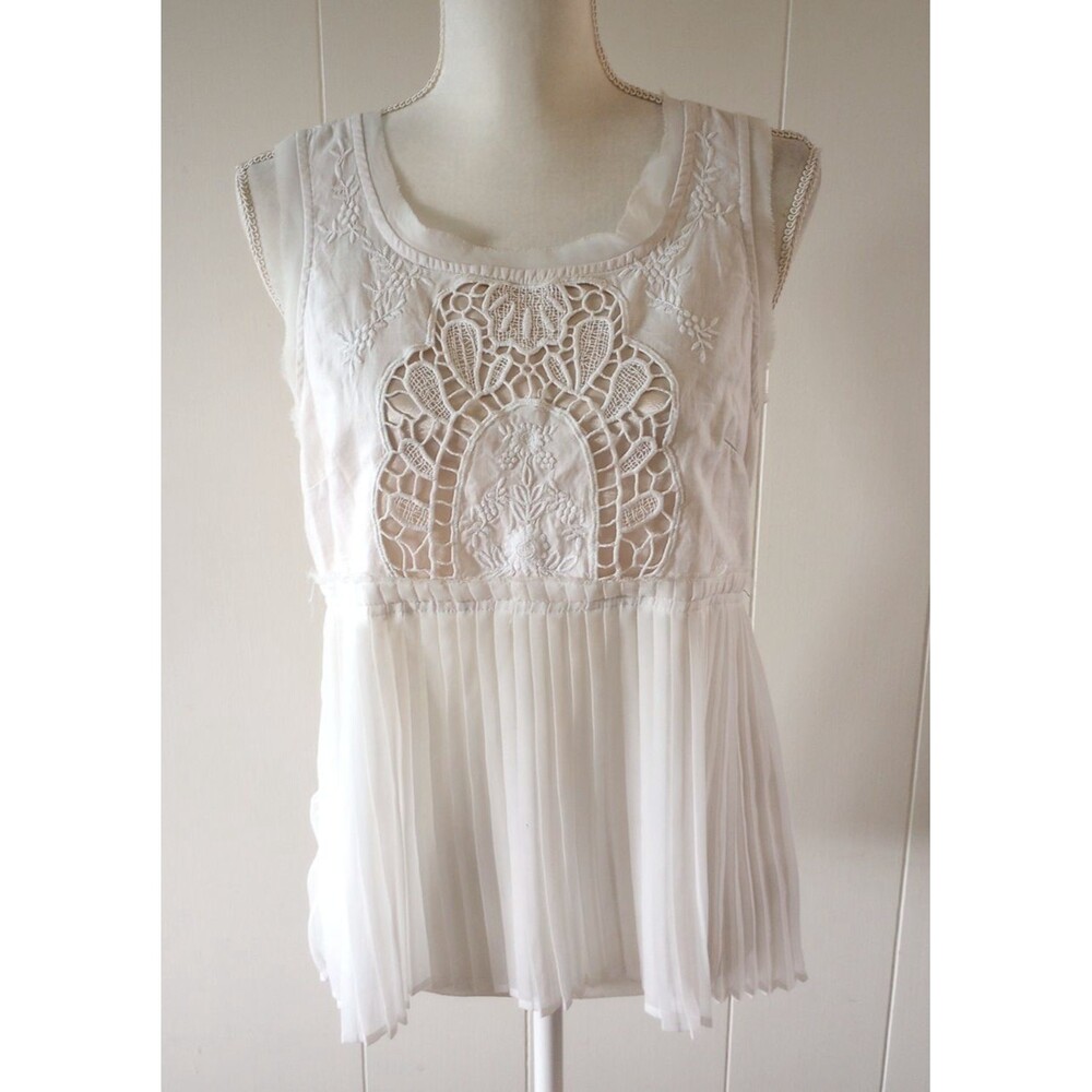 American Eagle Tank Top Blouse Medium White Ivory Pleated Crochet Embroidered